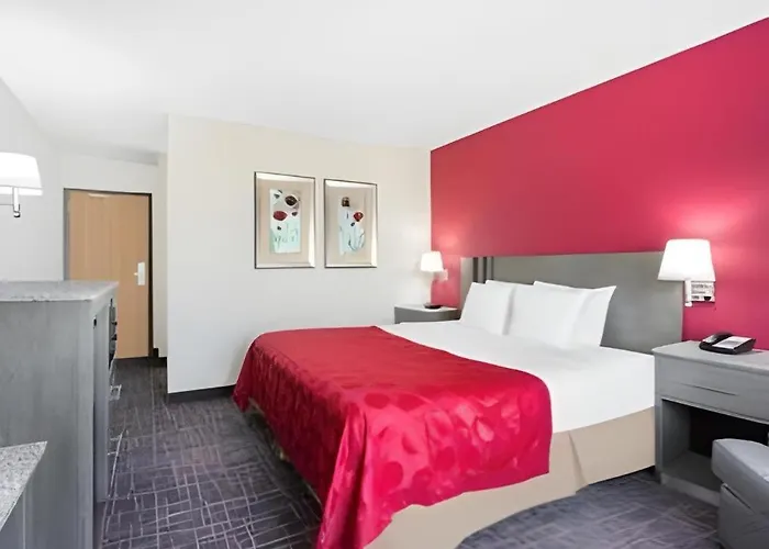 Clarion Pointe - Greensboro Coliseum Area