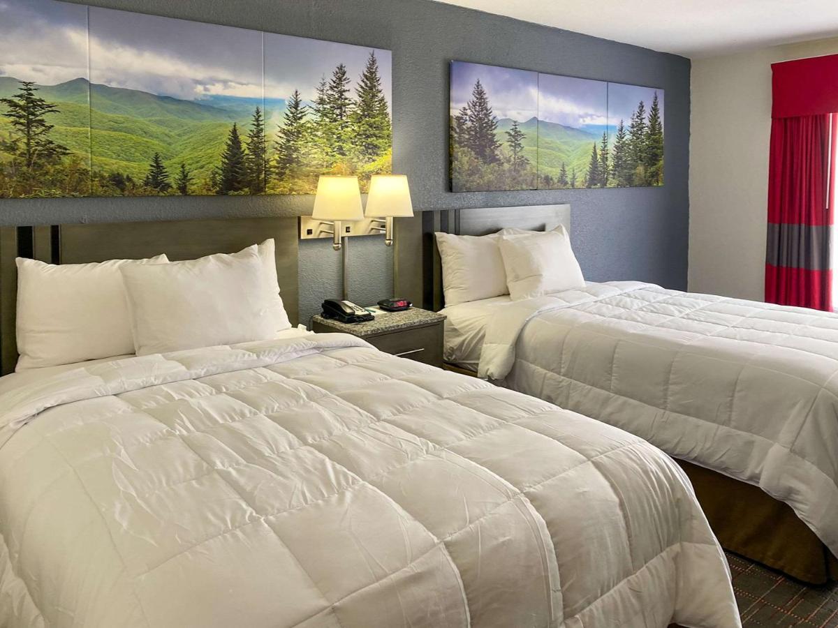 Clarion Pointe - Coliseum Area Hotel Greensboro
