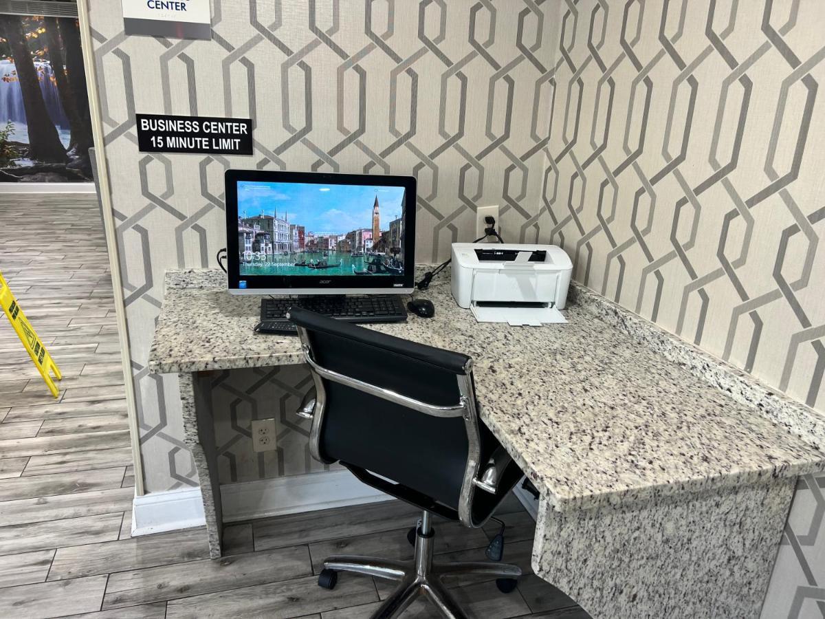 Clarion Pointe - Coliseum Area Greensboro
