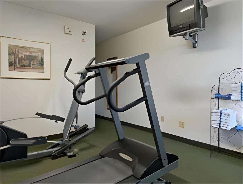Clarion Pointe - Coliseum Area Greensboro