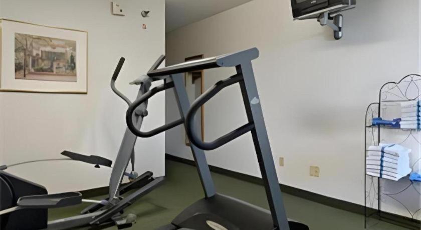 Clarion Pointe - Coliseum Area Hotel Greensboro