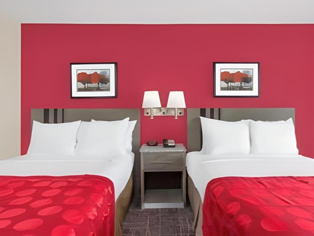 Hotel Clarion Pointe - Coliseum Area 2*